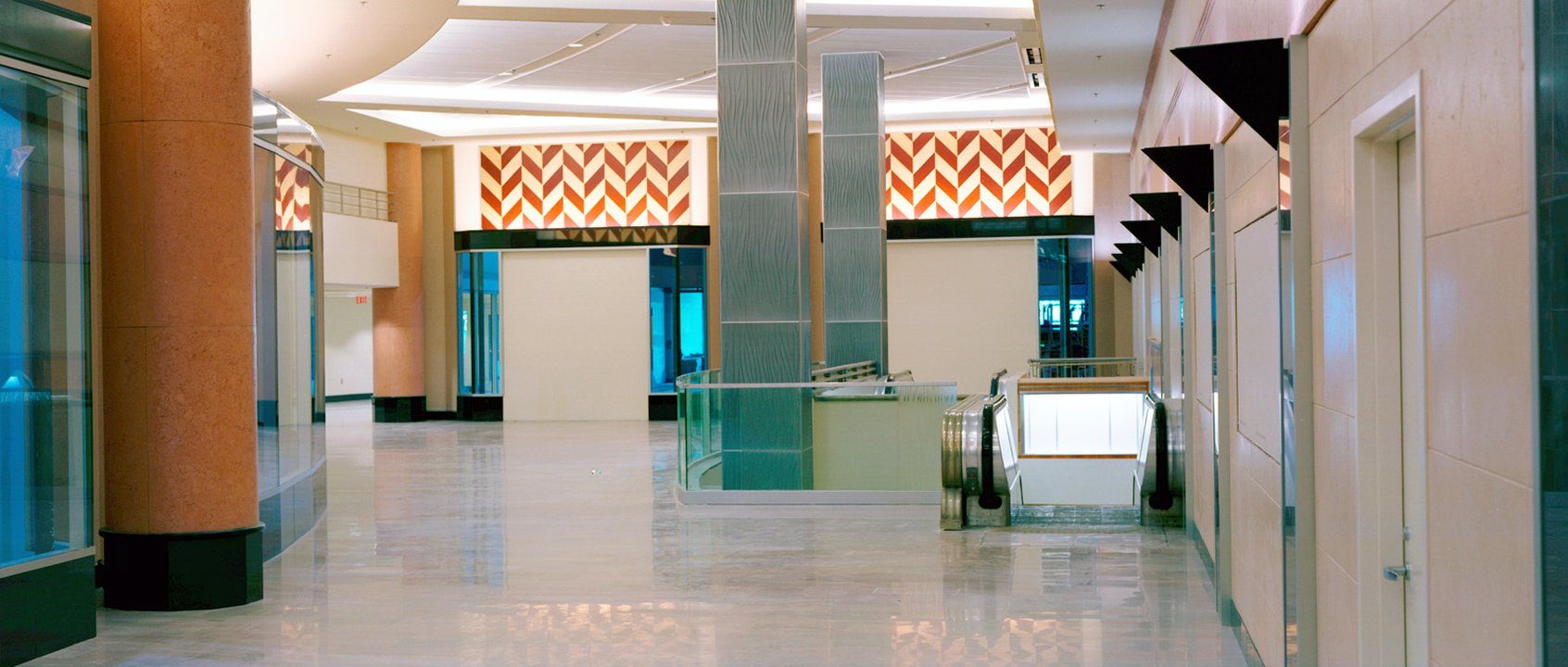 960Main-06-escalator down.jpg