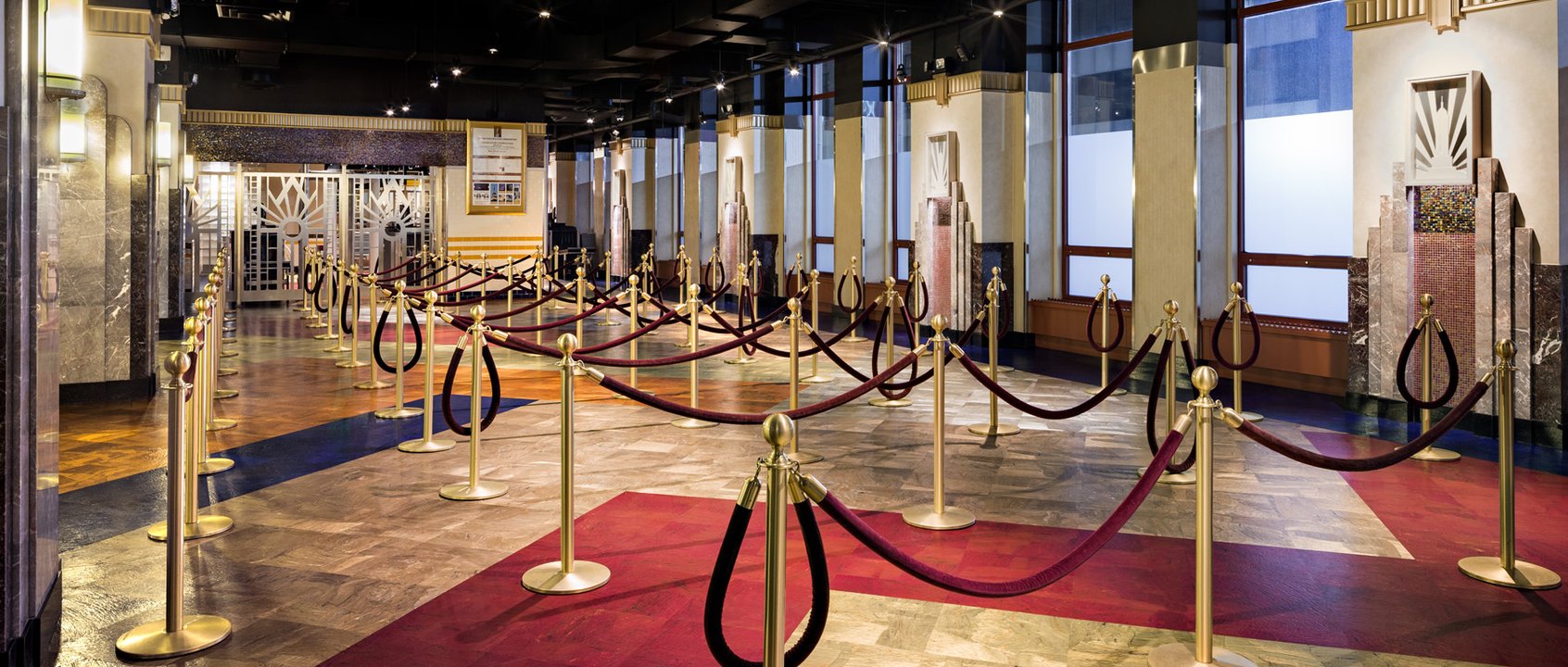 ESB_02_ticket waiting.jpg