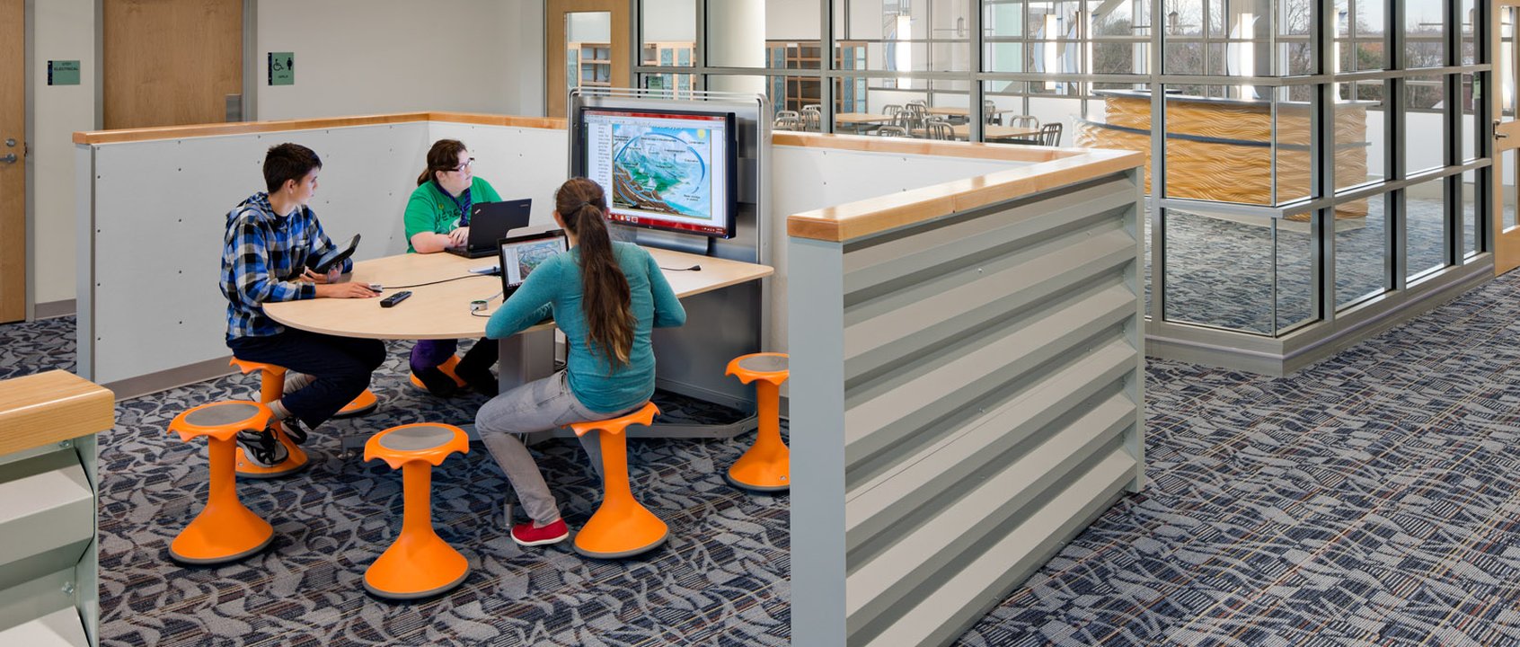 MarineMagnet_04_int group study.jpg