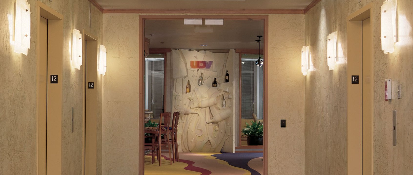 UDV-Dallas-01-elev lobby.jpg